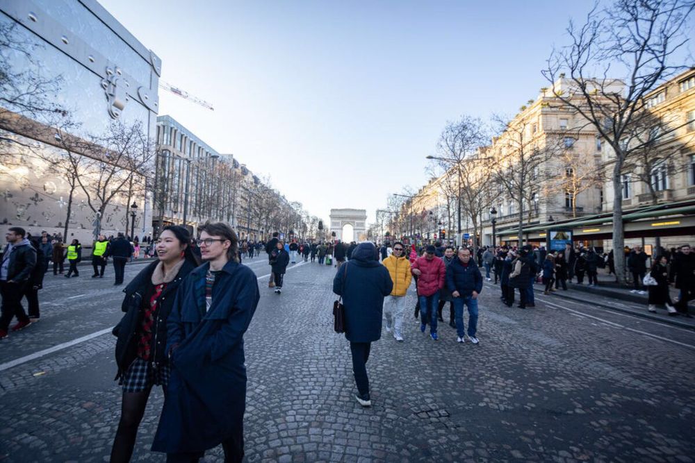 Paris Votes to Make 500 More Streets Car-Free