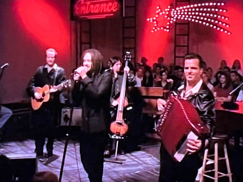 Full band in “Counting Crows VH1 Storytellers