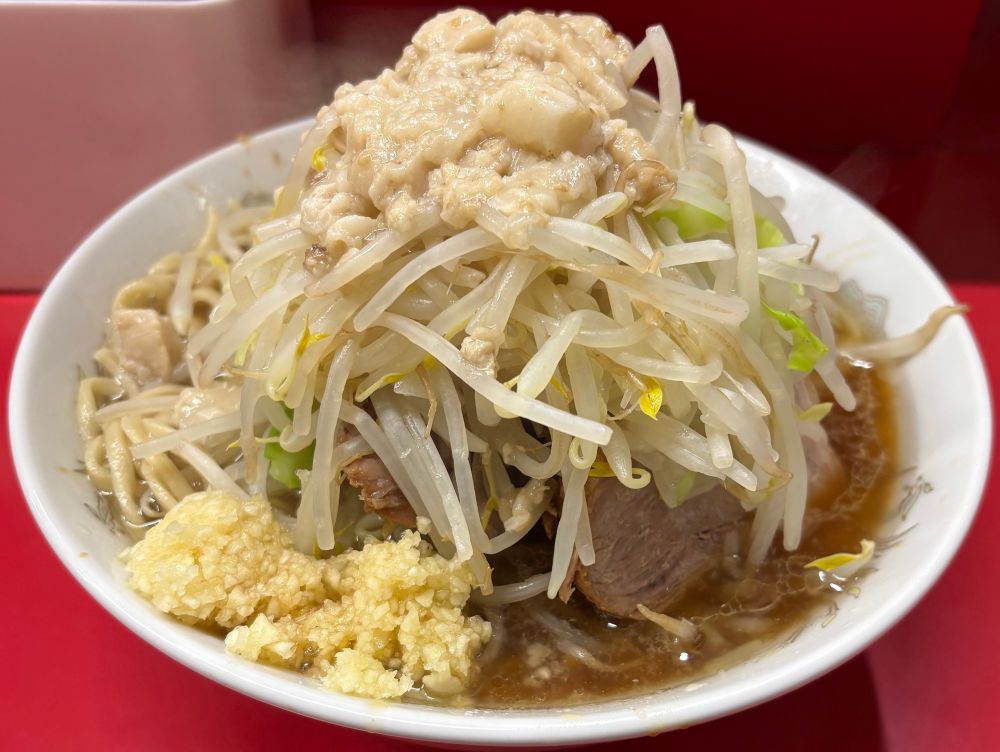 小ラーメン（ラーメン二郎上野毛店）ニンニクヤサイマシアブラ¥800
青空ごはん部、外食班、ラーメン部