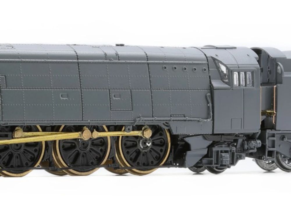 Dapol show all new EP of Bulleid Light Pacific in N gauge and EFE Rail D600 warships announced