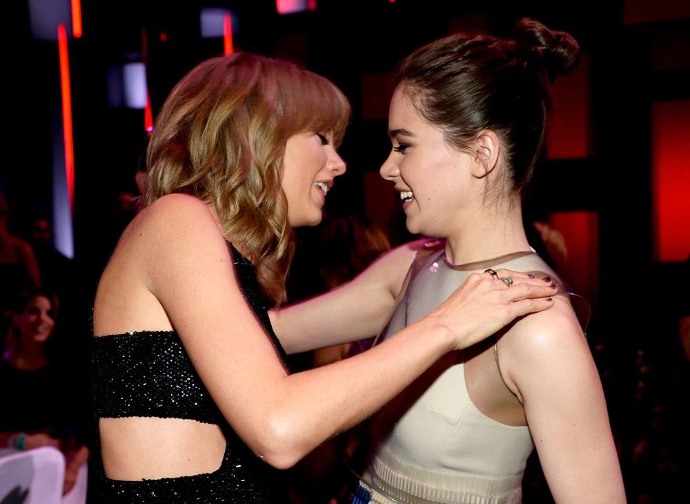 A picture of Taylor Swift and Hailee Steinfeld