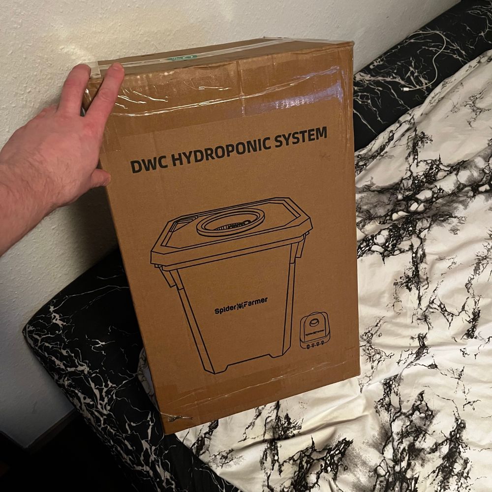 Karton von Spider Farmer hydro grow Lösung 