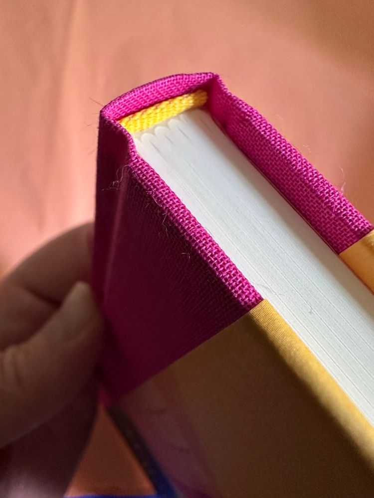 Did you know that every single one of our books includes matching head and tail bands - these are added to enhance the strength, durability and decoration of our hardback titles. Here are some of my Manderley Press favourites #booksky