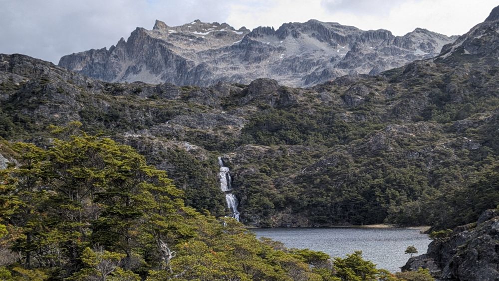 Waterfall into Laguna Mariposa 
