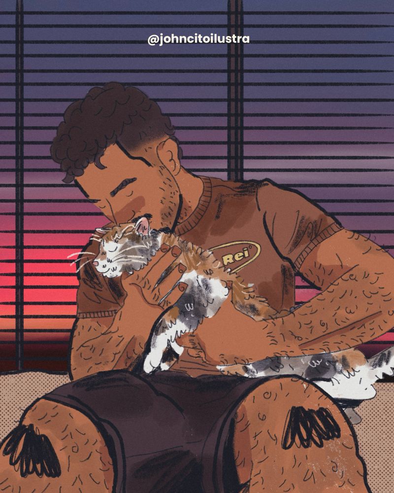 Ilustração. Hasan é um jovem árabe brasileiro, peludo com cabelos pretos cacheados com as laterais raspadas. Ele usa bigode e cavanhaque. Ele está sentado no cama, com seu gato tricolor, Denilson. Ao fundo é possível ver o amanhecer do dia em Candelabra. Ele veste shorts pretos e camisa marrom 2YK da banda terno rei.
