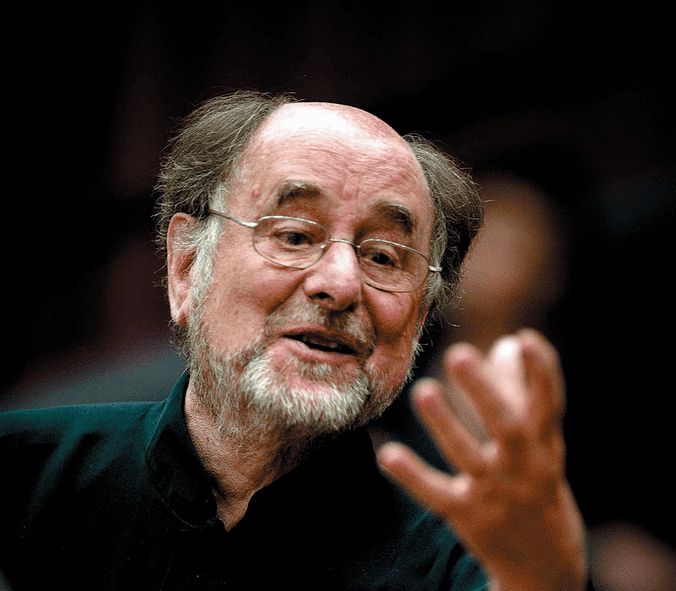 Roger Norrington conducting