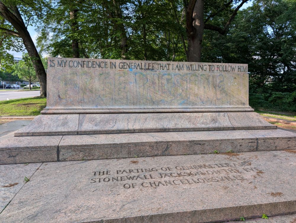 Empty statue pedestal with inscription below "The parting of General Lee and Stonewall Jackson on the eve of Chancellorsville" and on the pedestal, "... is my confidence in General Lee that I am willing to follow him..."