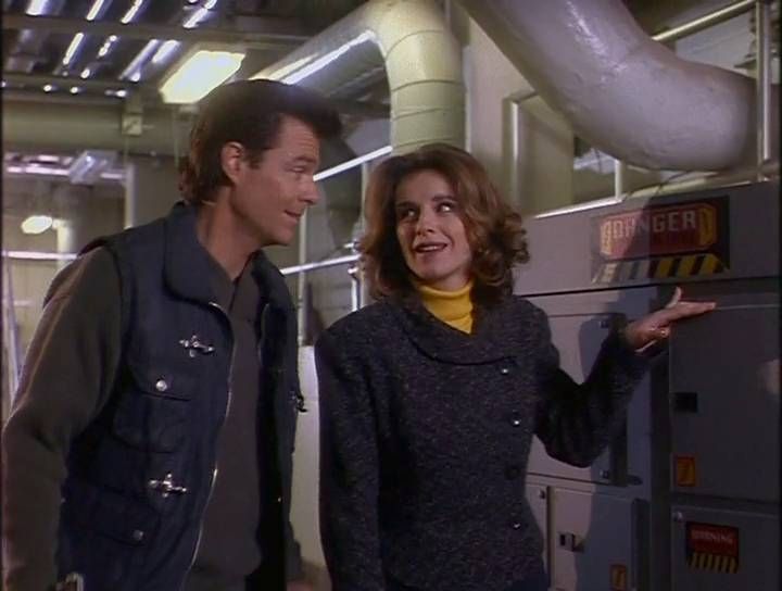 TekWar vidcap: Greg Evigan  and Maria del Mar looking very 2030s
