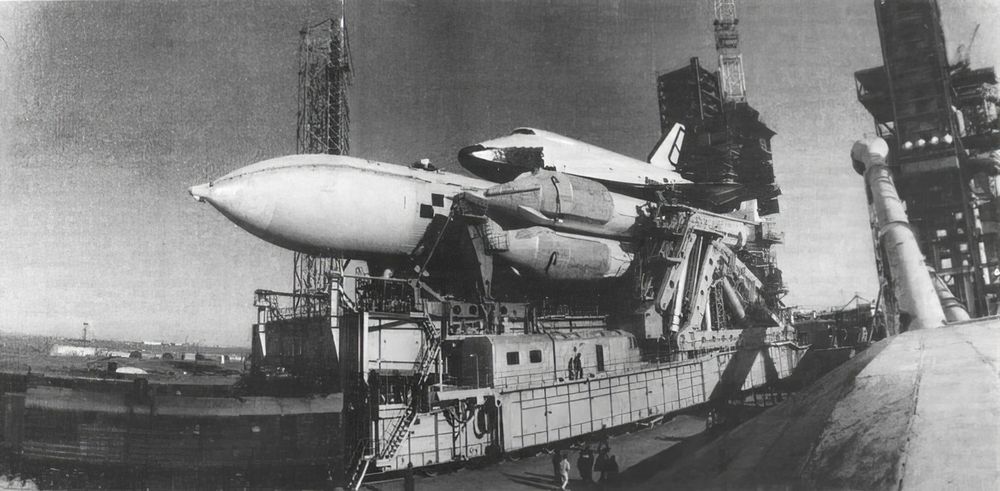 Buran espazio-anezka, Energiya suziriarekin.