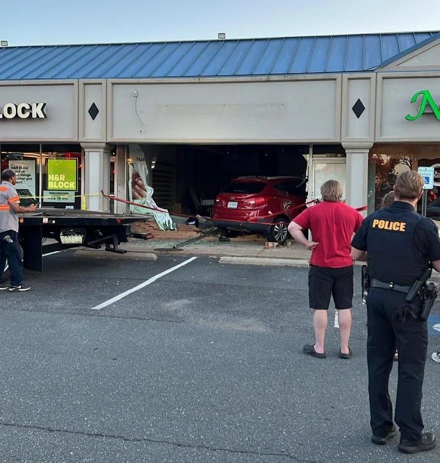 Car took out nail salon at Glydon Plaza strip mall in Vienna, Va.