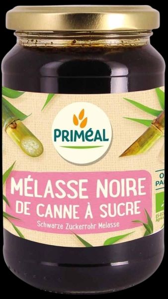 Avec son goût aux notes de caramel réglissé, la mélasse sucre vos laitages ou se substitue à la confiture sur des tartines.