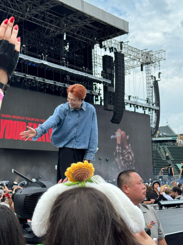Hongjoong at sound check, super smiley and waving at atiny at our corner of the extended stage. 