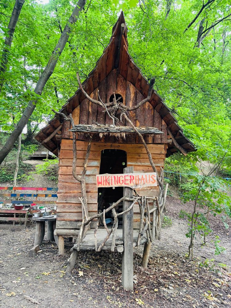 Wikingerhaus.
Robinsonspielplatz, Wien.