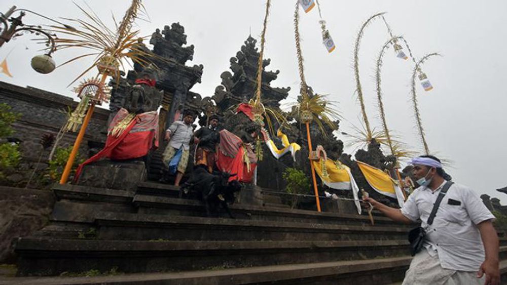 Profil Pura Besakih, Pura Pasar Agung di Lereng Gunung Agung