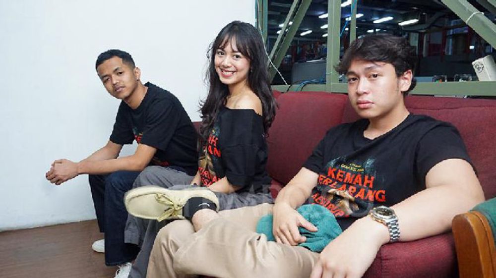 Kemah Terlarang Kesurupan Massal: dari Utas Horor Jadi Novel Sampai Film