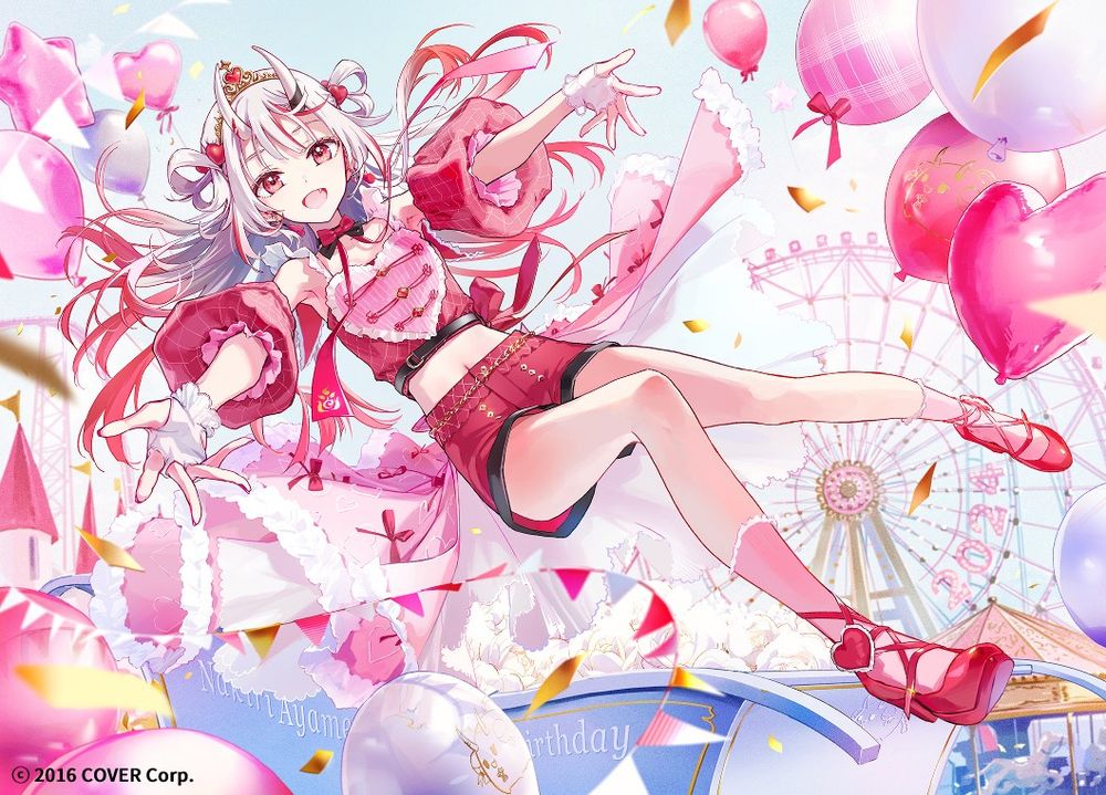 ホロライブの百鬼あやめさんの2024年誕生日記念グッズイラスト。百鬼あやめさんがレッドカラーの衣装を着ていて、背景には沢山の風船とガーランドが飛んでいる遊園地が見える。