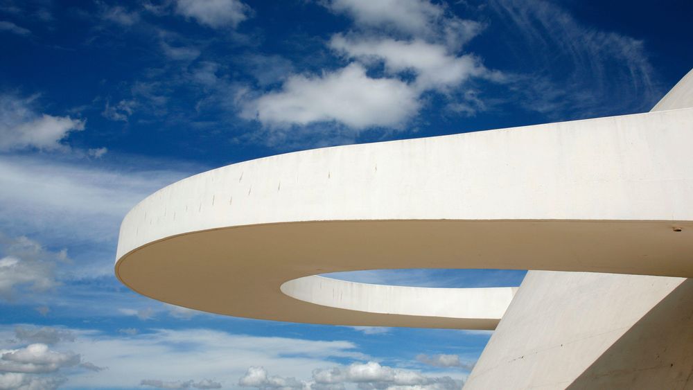 Museu Nacional da República projetado por Oscar Niemeyer, Brasília (© Cavan Images/Alamy)