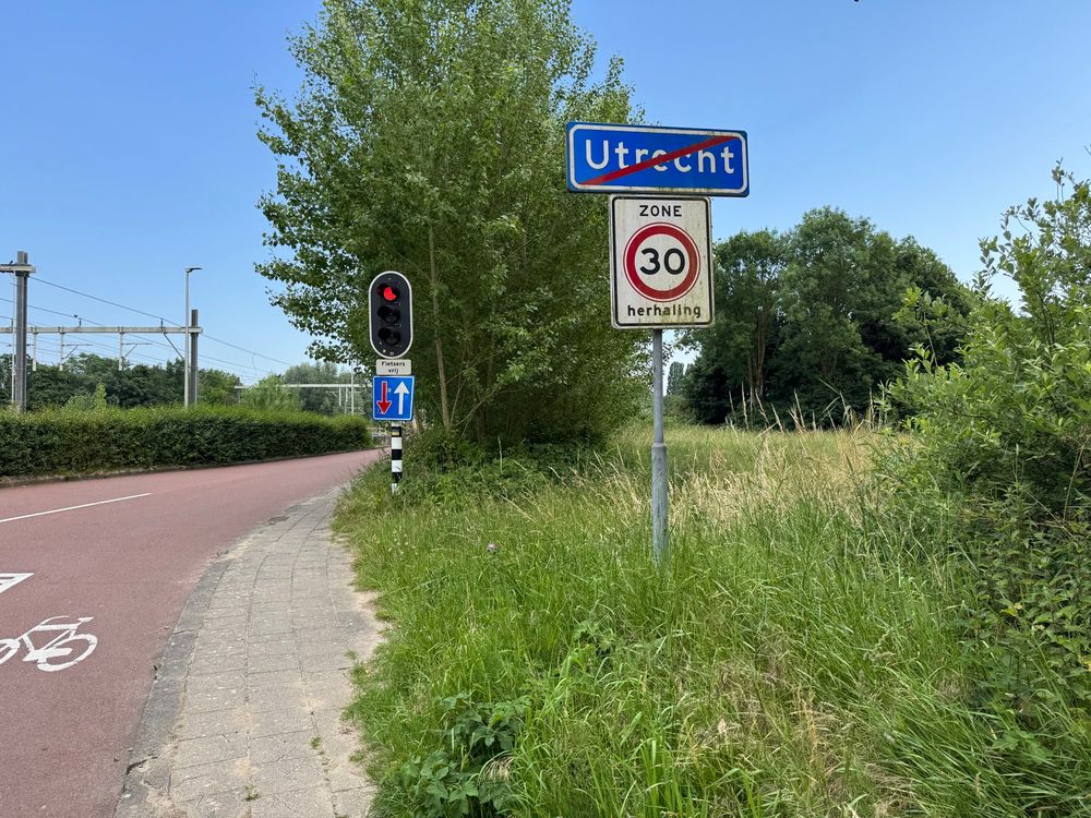 Place name sign. End of the built-up area of Utrecht (NL).