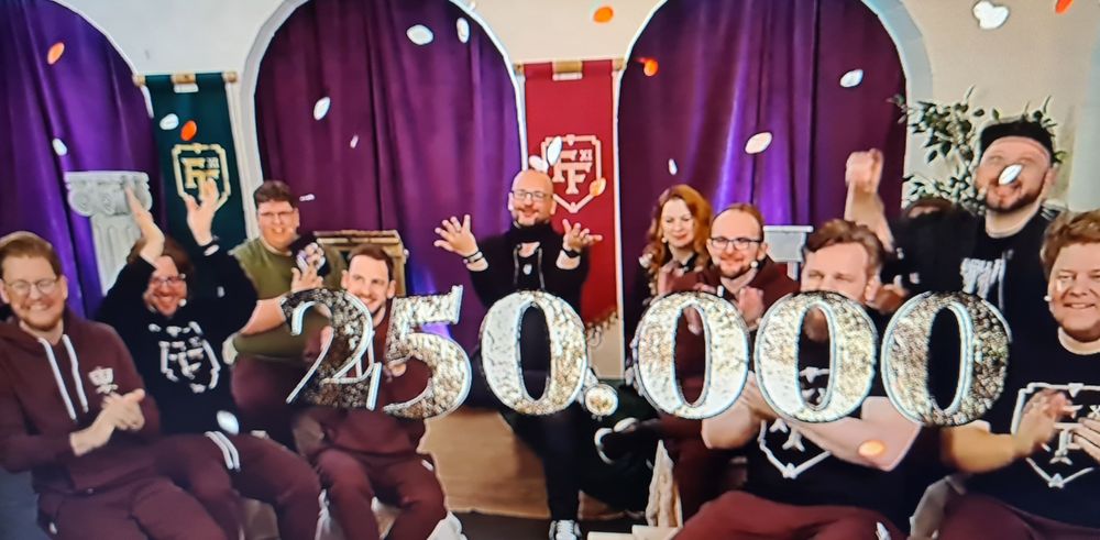 Foto vom Moment, als die 250k Euro Spenden bei Friendly Fire 11 geknackt wurden und groß "250.000" eingeblendet wurde.

Foto: derJOgelle
Stream: twitch.tv/gronkh