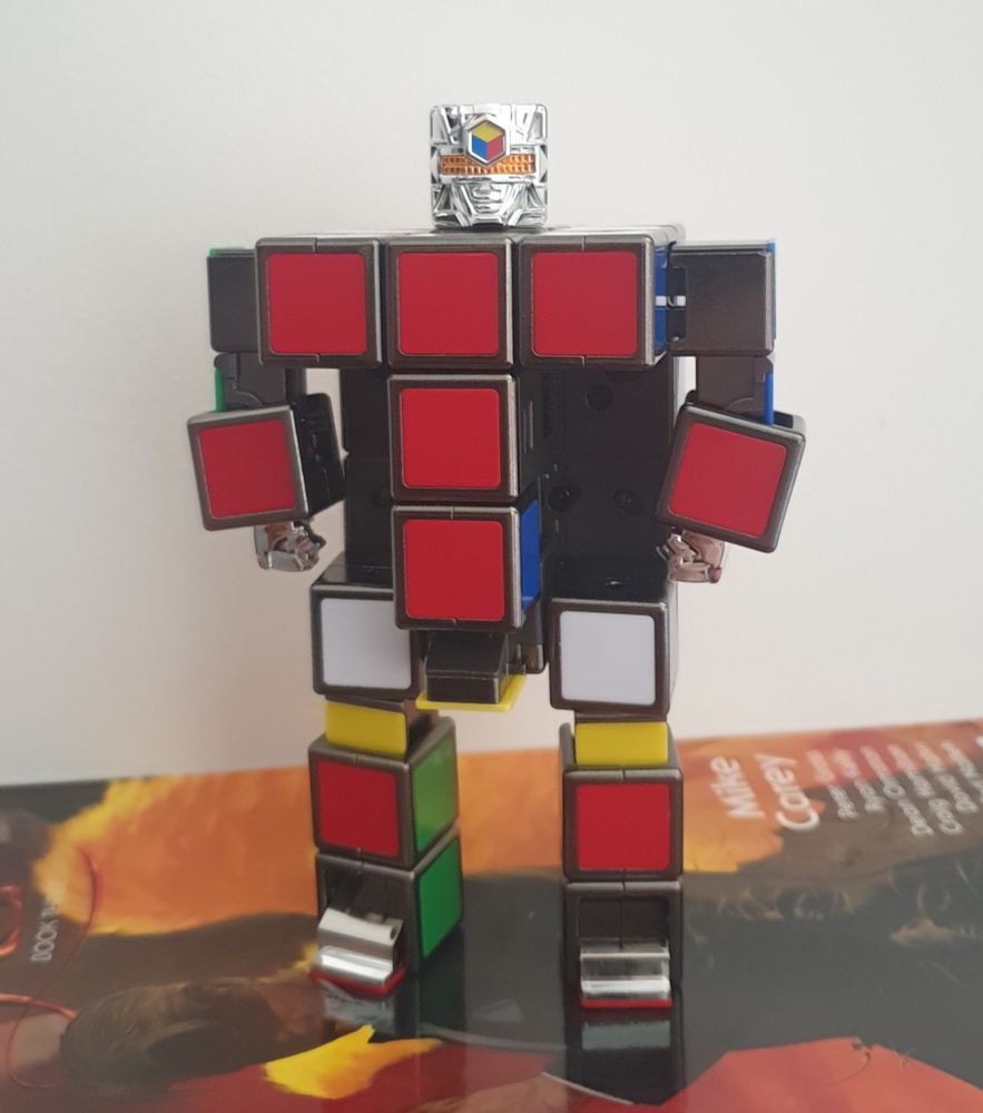 Rubik's Cube Robo in robo mode