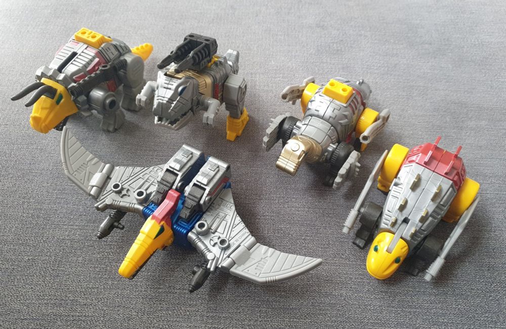 KO Dinobots in dino mode
