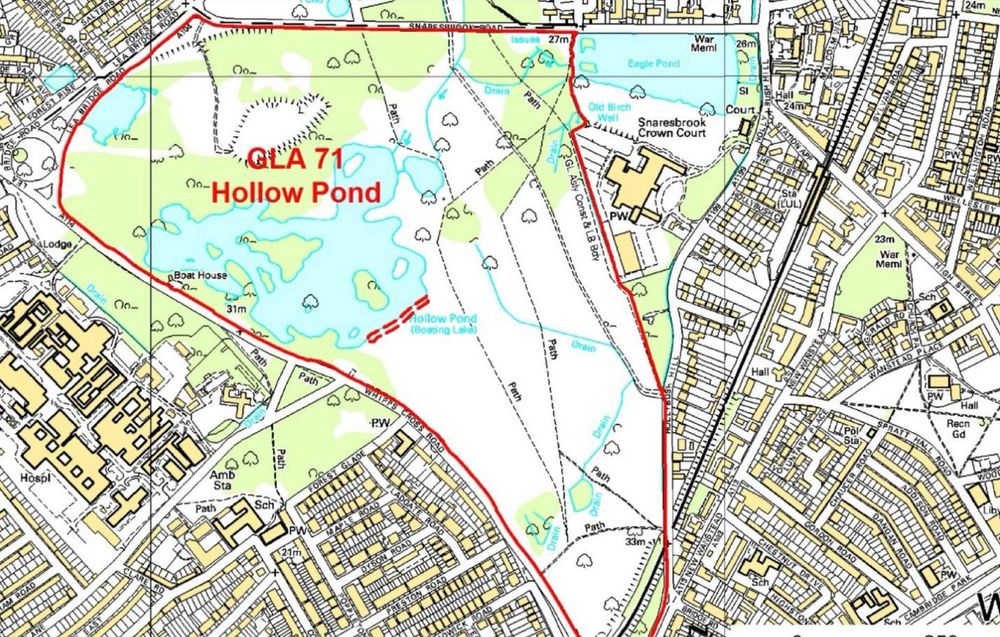 Map of Hollow Ponds and Leyton Flats showing the location in red double-dashed lines of the in situ gravels. 