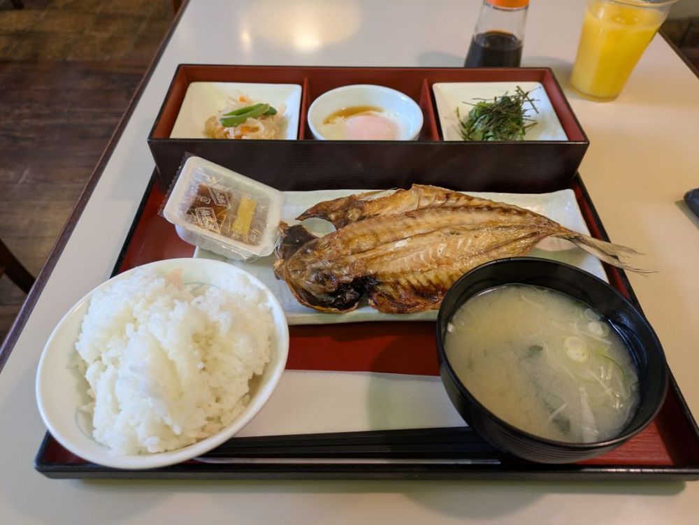 沼津駅前のビジホの朝食