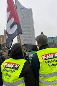 gelbe westen, aufschrift, fau, gerwerkschaft in aktion