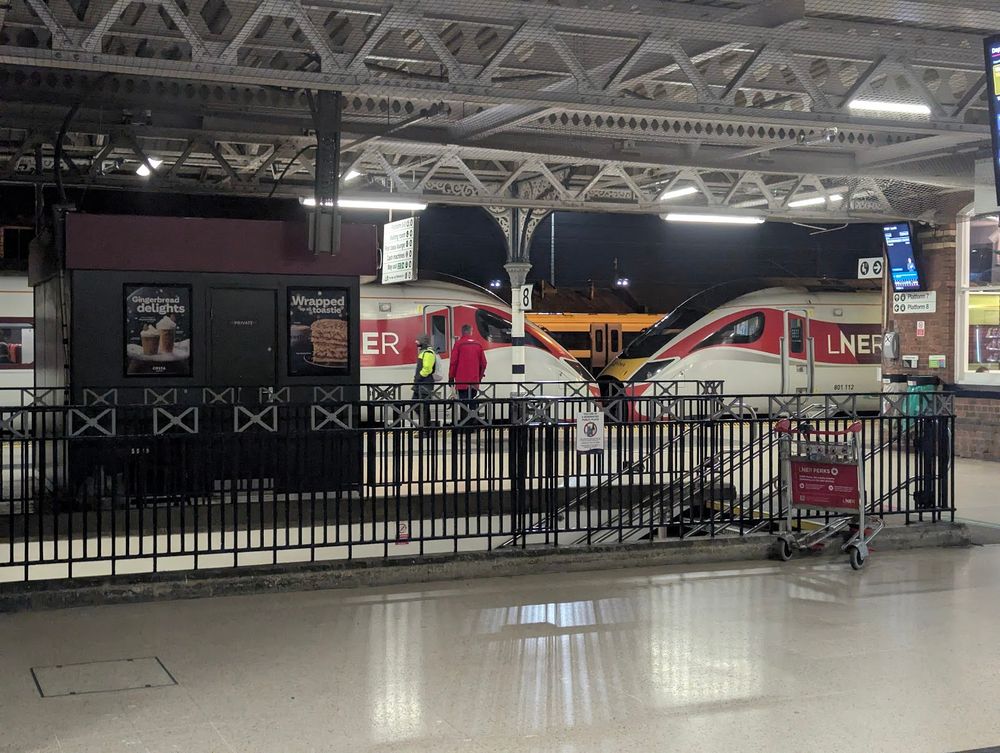 Two LNER Class 800s having a smooch