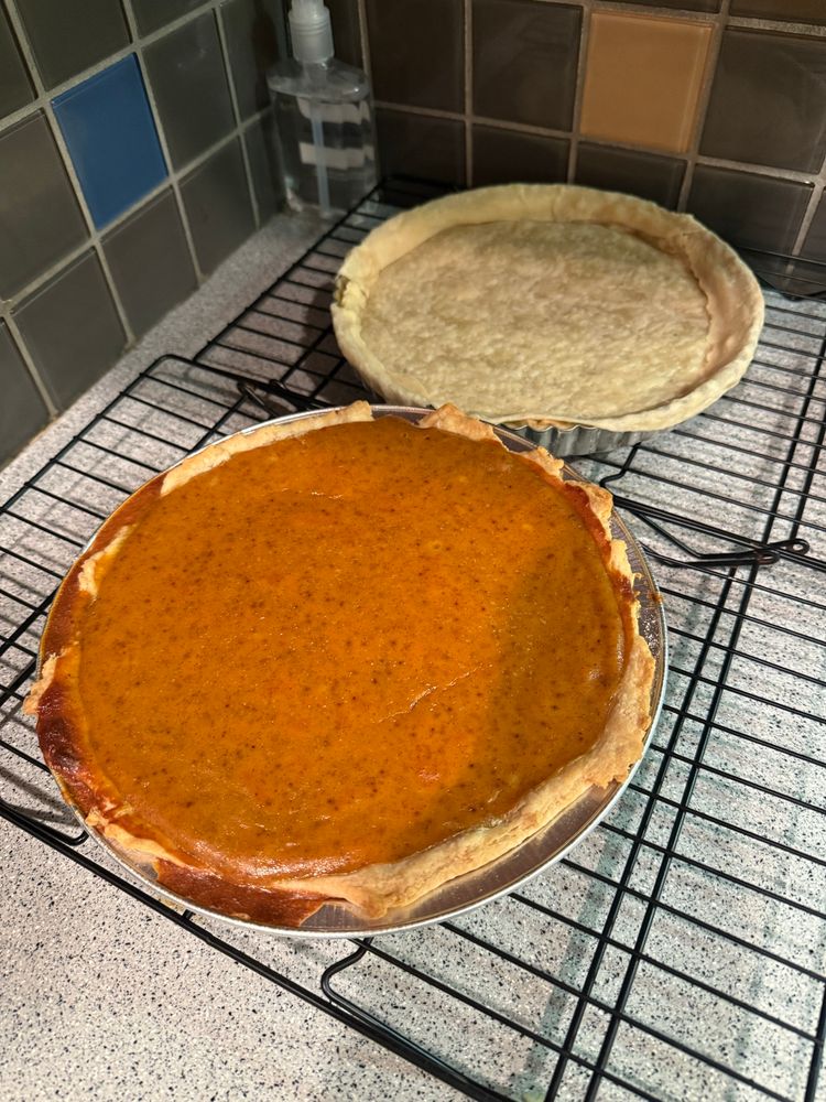 Pumpkin pie and tart shell 