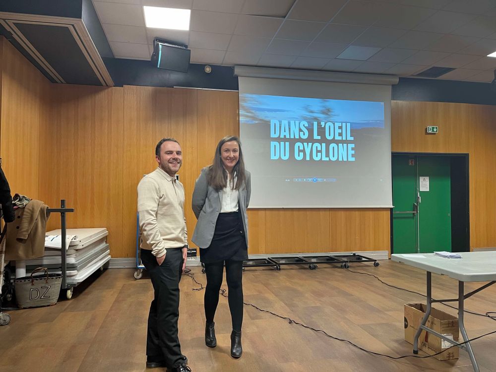 Photo de Mathilde Hériaud & Téo Faure présentant le film « Dans l’œil du cyclone »