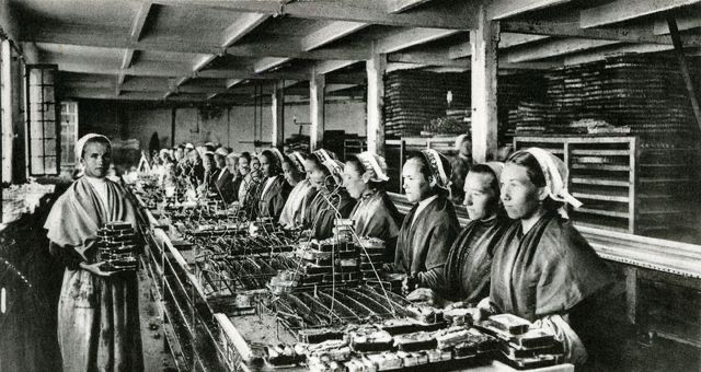 Image des sardinières dans l'usine