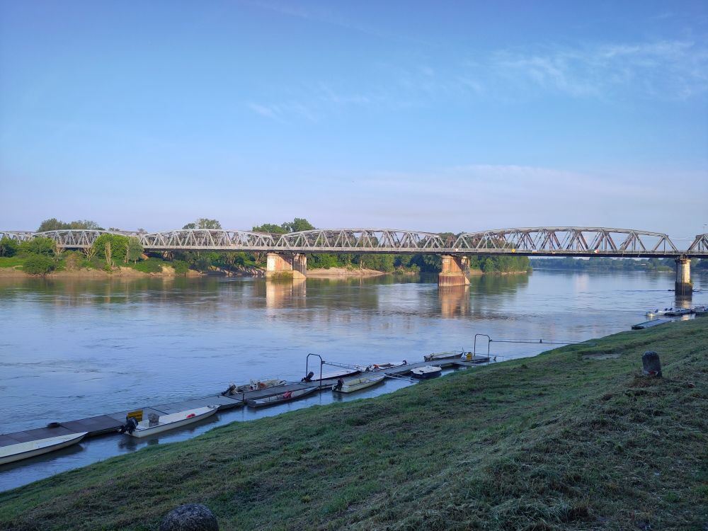 Brücke über den Po bei Cremona mit separater Spur für Velos.