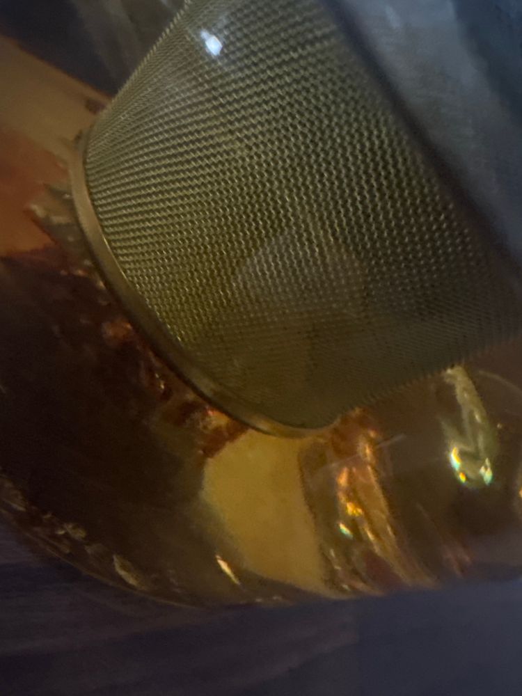 Teekanne
Kandiszucker. 
