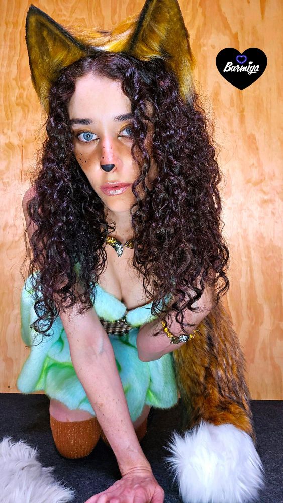 Burmiya Lupa cosplaying a Kitsune 