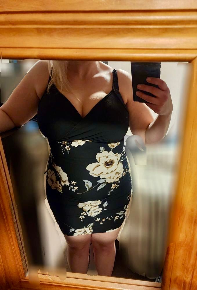 My girlfriend and I are going out here in Portland Oregon tonight. I can’t wait for her to help me out of this dress and taste me…already wet with anticipation! 💦😉