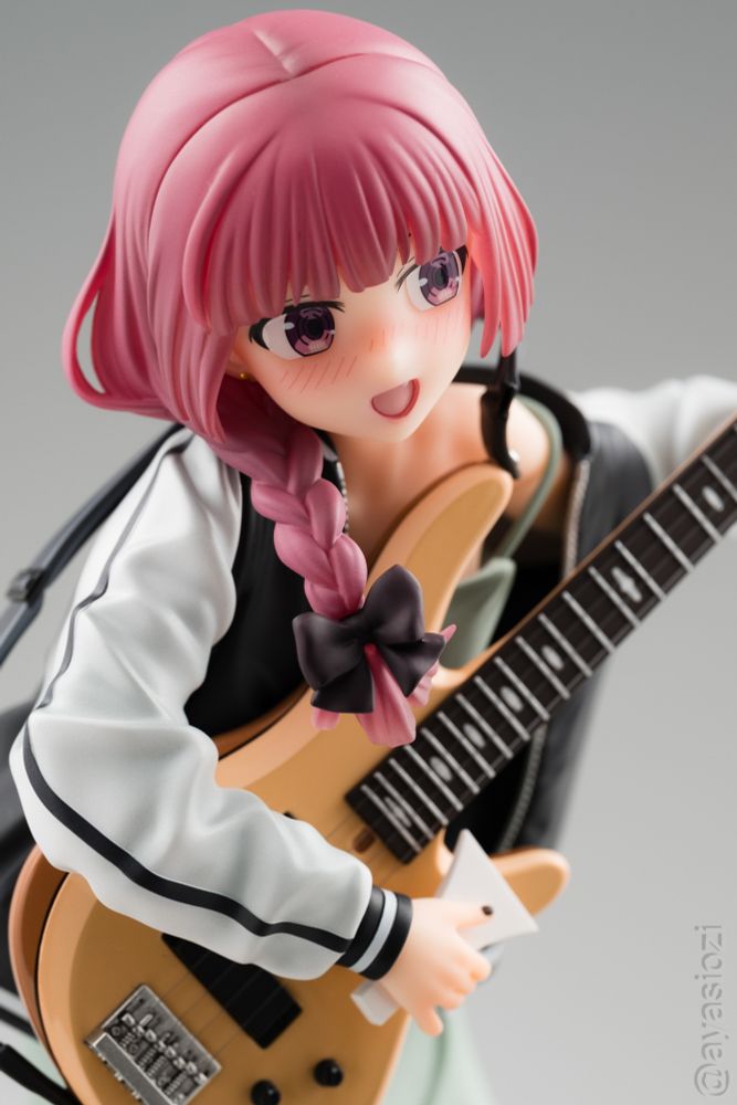 「ドリームテック」フィギュアシリーズ
ぼっち・ざ・ろっく！ 廣井きくり

原型：千鶴（鶴の館）
彩色：まいもっち（鶴の館）
発売：Wave
販売：グッドスマイルカンパニー
