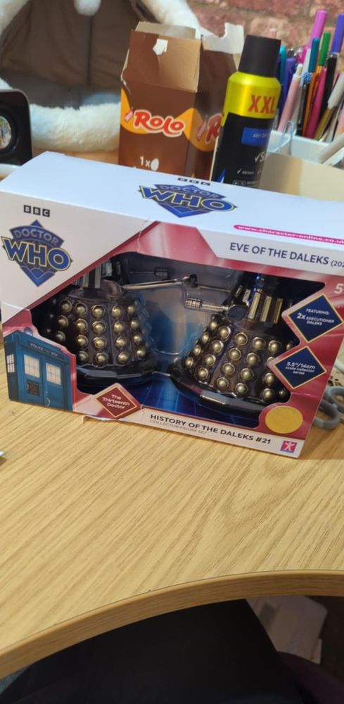 Character Options History of the Daleks set 21 in box with two little snuggly Executioner Daleks inside. 