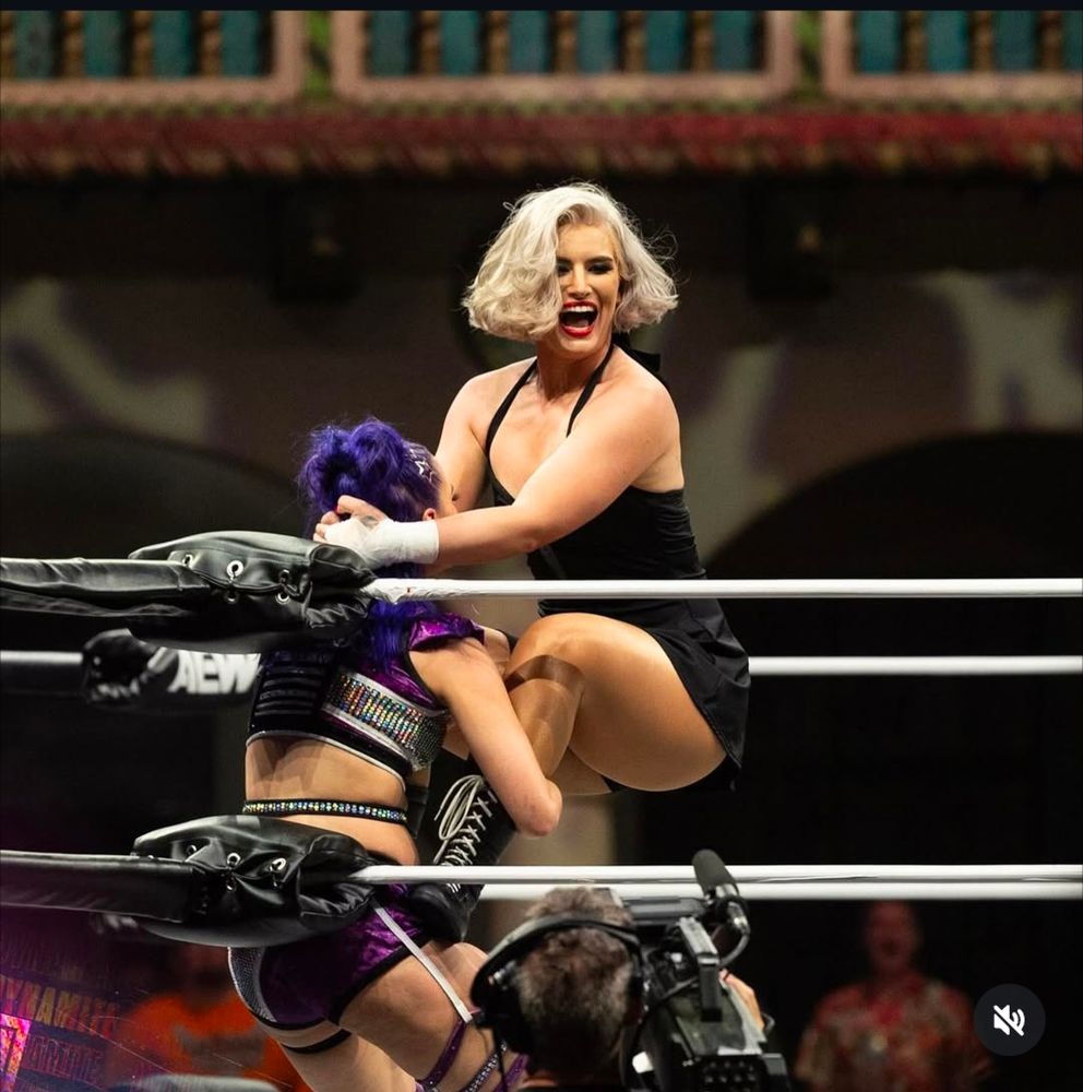 Timeless Toni Storm vs Billie Starkz 