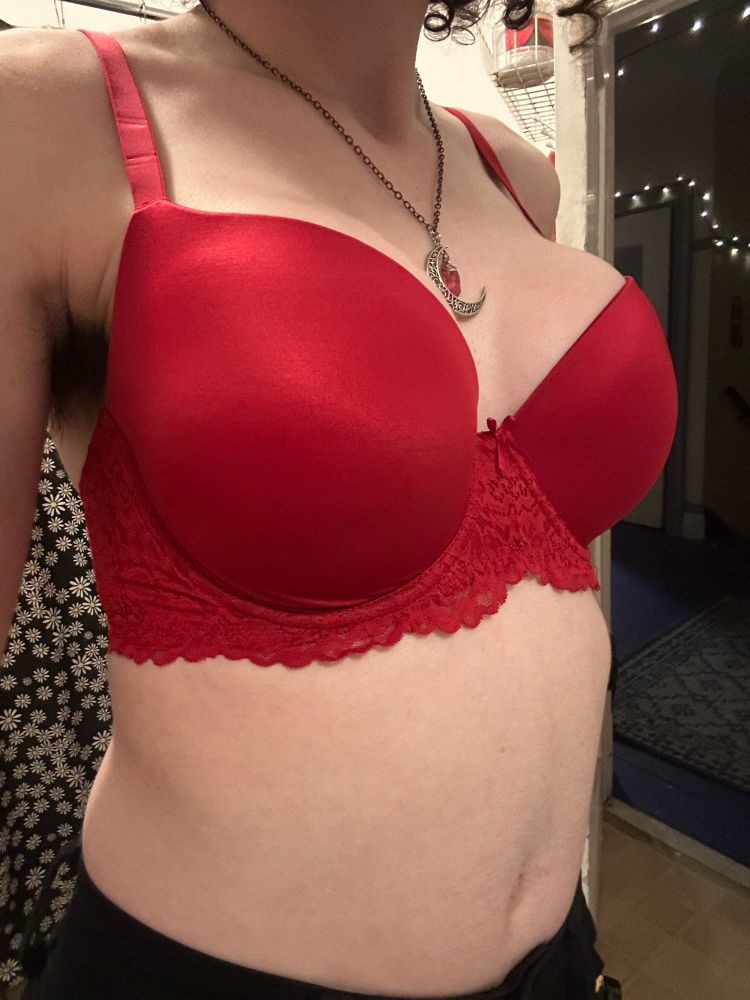 Selfies in my nice new red bra