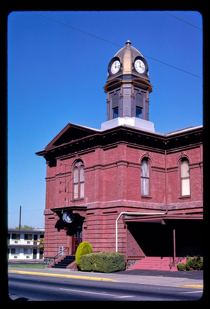 moose lodge, 3rd & union, the dalles, oregon, 1987