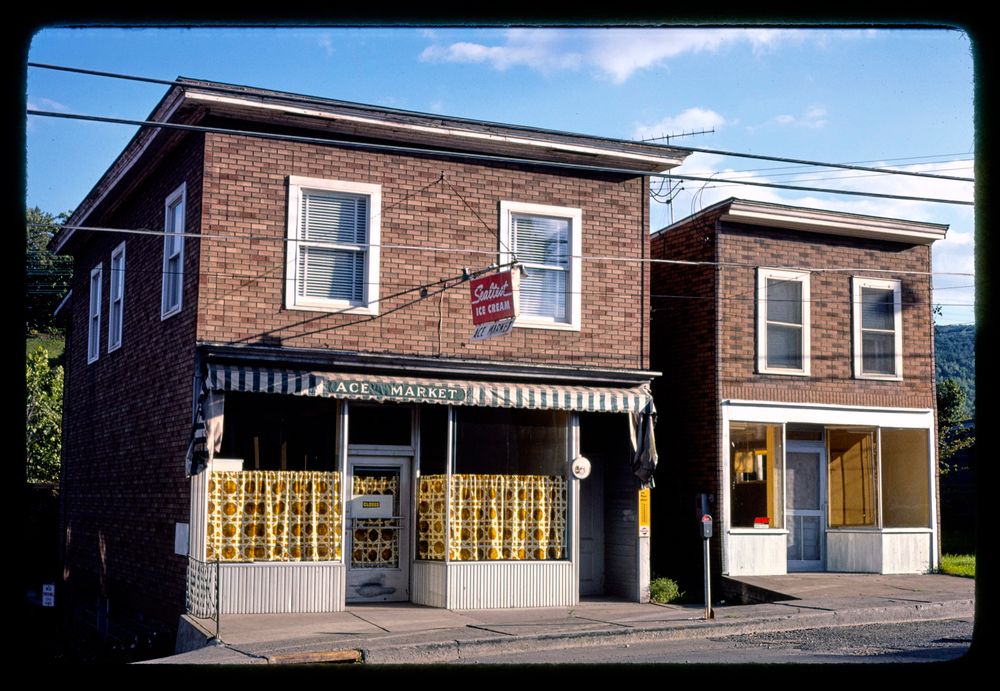 ace market, front street, deposit, new york, 1977