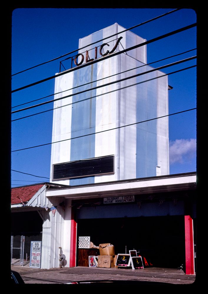 the frolics night club, salisbury beach, massachusetts, 1995