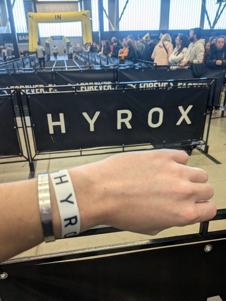 Hyrox banner and wristband