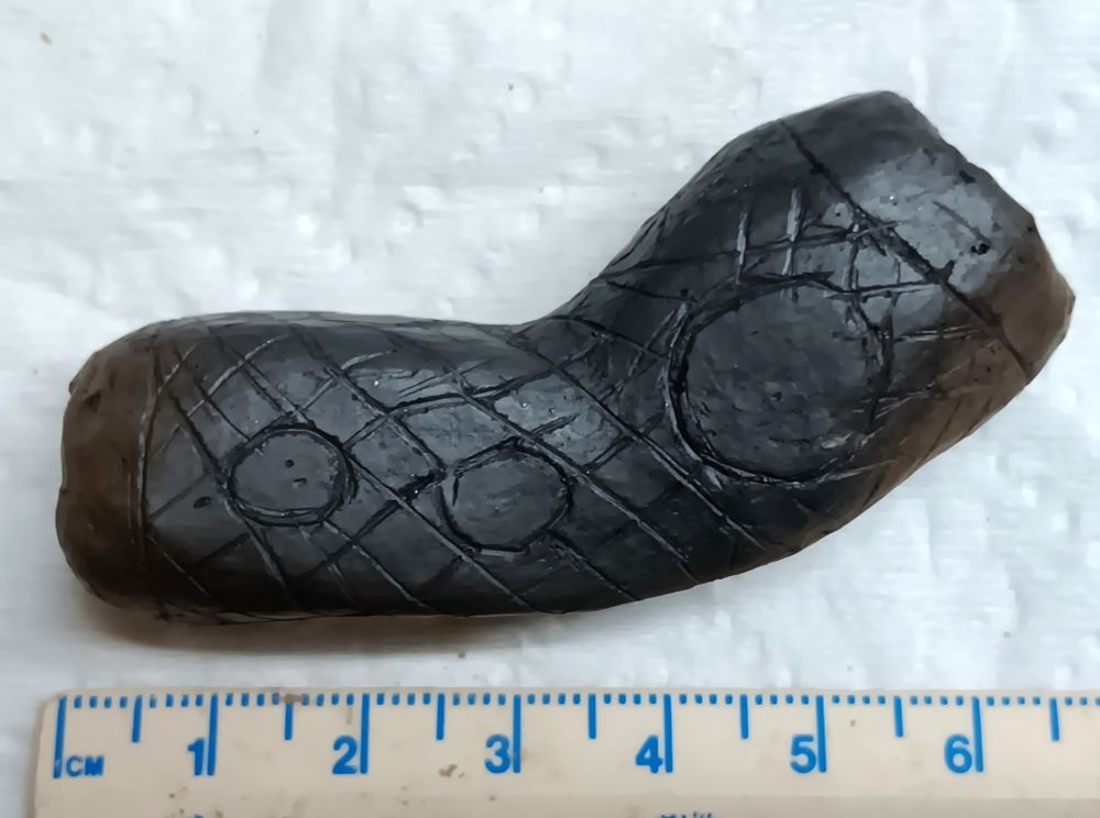 Circles & crosshatching on 45° angle pipe.