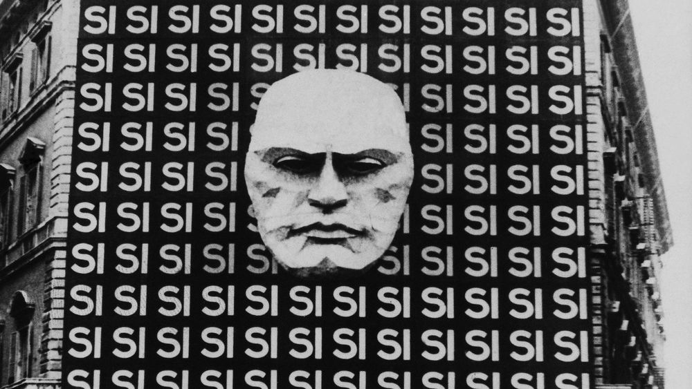 Mussolini, Hitler and Trump's
official portraits.

✊