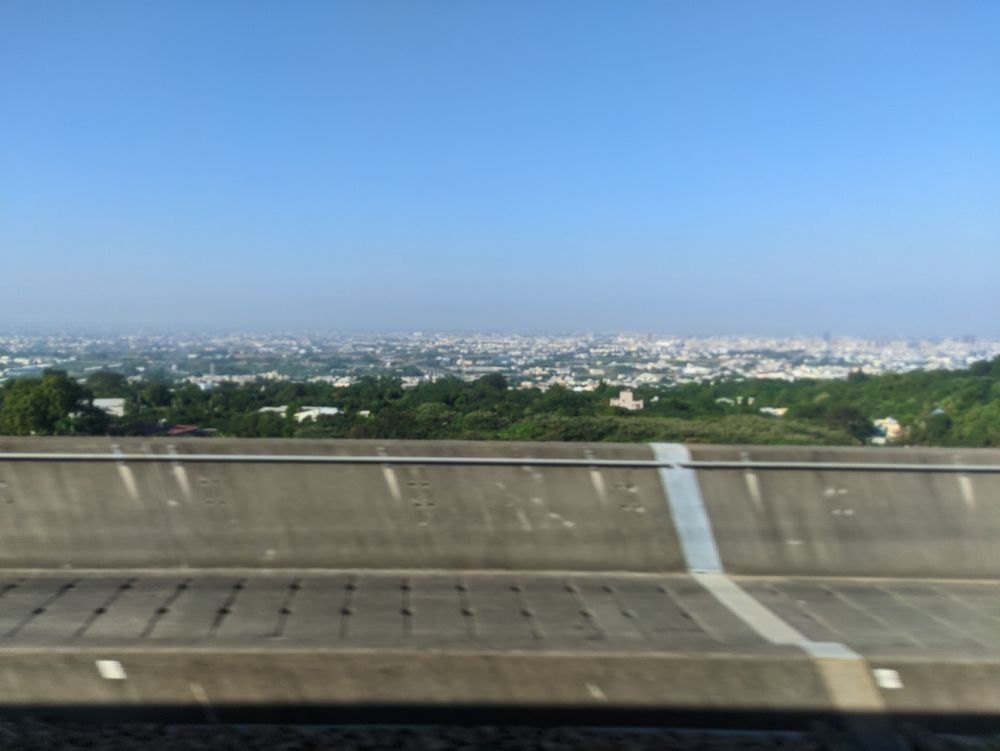 Blick auf eine Großstadt irgendwo zwischen Taichung und Zuoying.