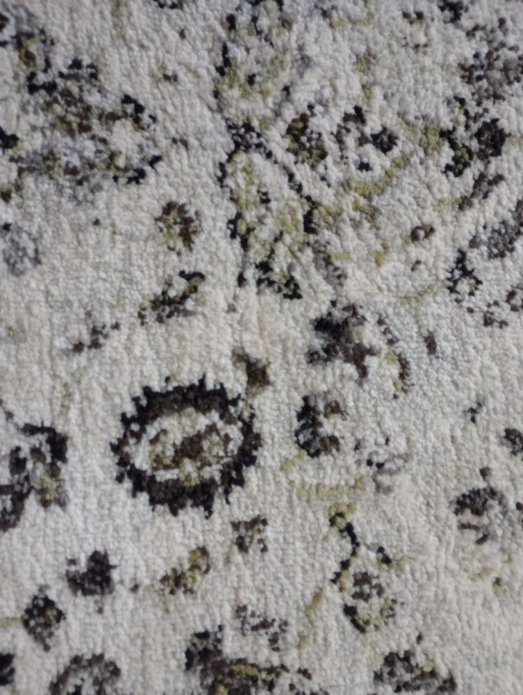 Rug patterns that look to compose various faces