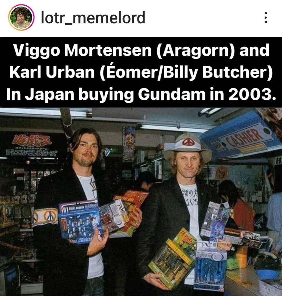 Aragorn and Éomer buy Gundam figures in Japan in 2003.