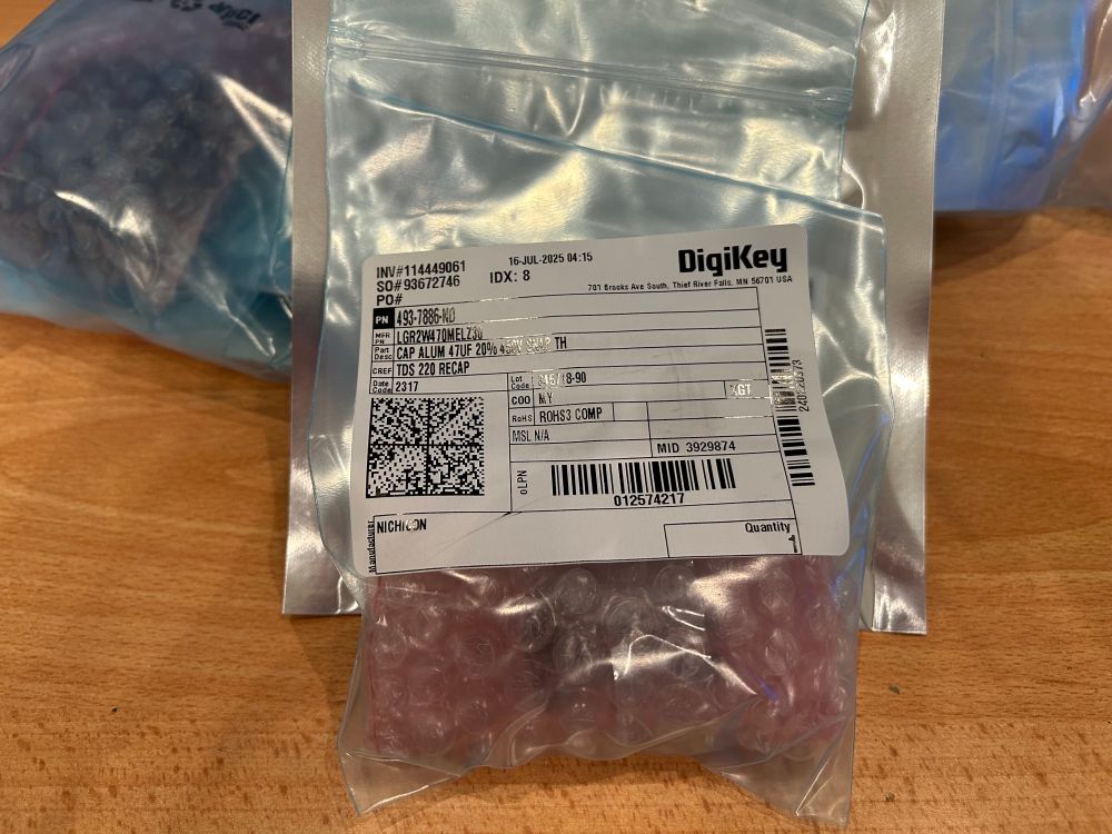Digikey bag. The customer reference field says “TDS 220 recap”. 